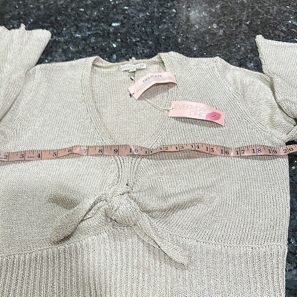 Eva Mendes New York and Company Beige knitted bottoms sets - Picture 6 of 16